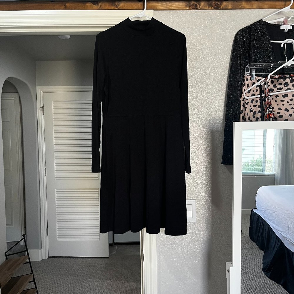 BLACK DRESS